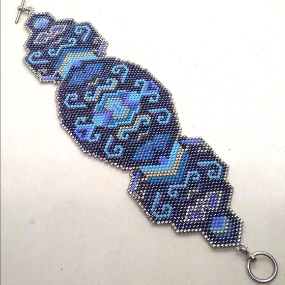 🔥SOLD🔥 for funds raiser dog rescue at Comanche PowWow🔥 Beaded Blue Bracelet - Picture 8 of 11